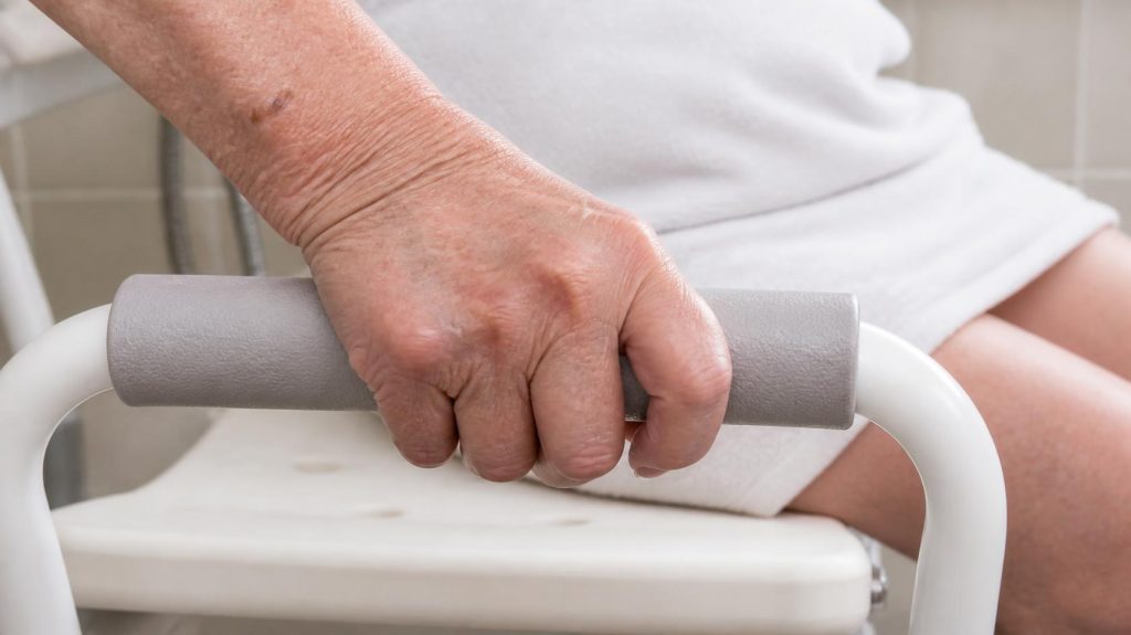 shower chairs with arms